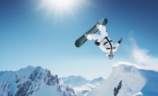 开云体育app-温网余威引燃拉沃尔杯，兹维列夫的火热状态如何隔空共振？