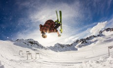 开云体育-红牛二队惊天逆袭终结梅奔统治，勒克莱尔致命超车铸就经典一胜