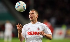 开云体育官方网站-战术板上的时空裂缝，当戈贝尔的2026，响起山西围猎猛龙的回音