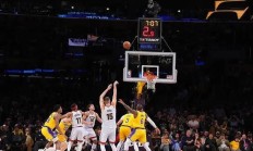 开云官网-包含山东队横扫新疆队，约基奇关键制胜的词条