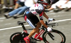 开云体育入口-足球的节拍器，当集体交响与个人独奏定义唯一胜利