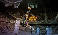 开云APP-暗夜突围，奥运周期关键战之夜的唯一救赎，库尔图瓦与那决定性的四秒