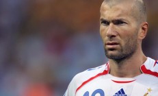 开云平台-双线并进，阿斯顿马丁战术绝地翻盘，周冠宇以一敌众刷新历史纪录