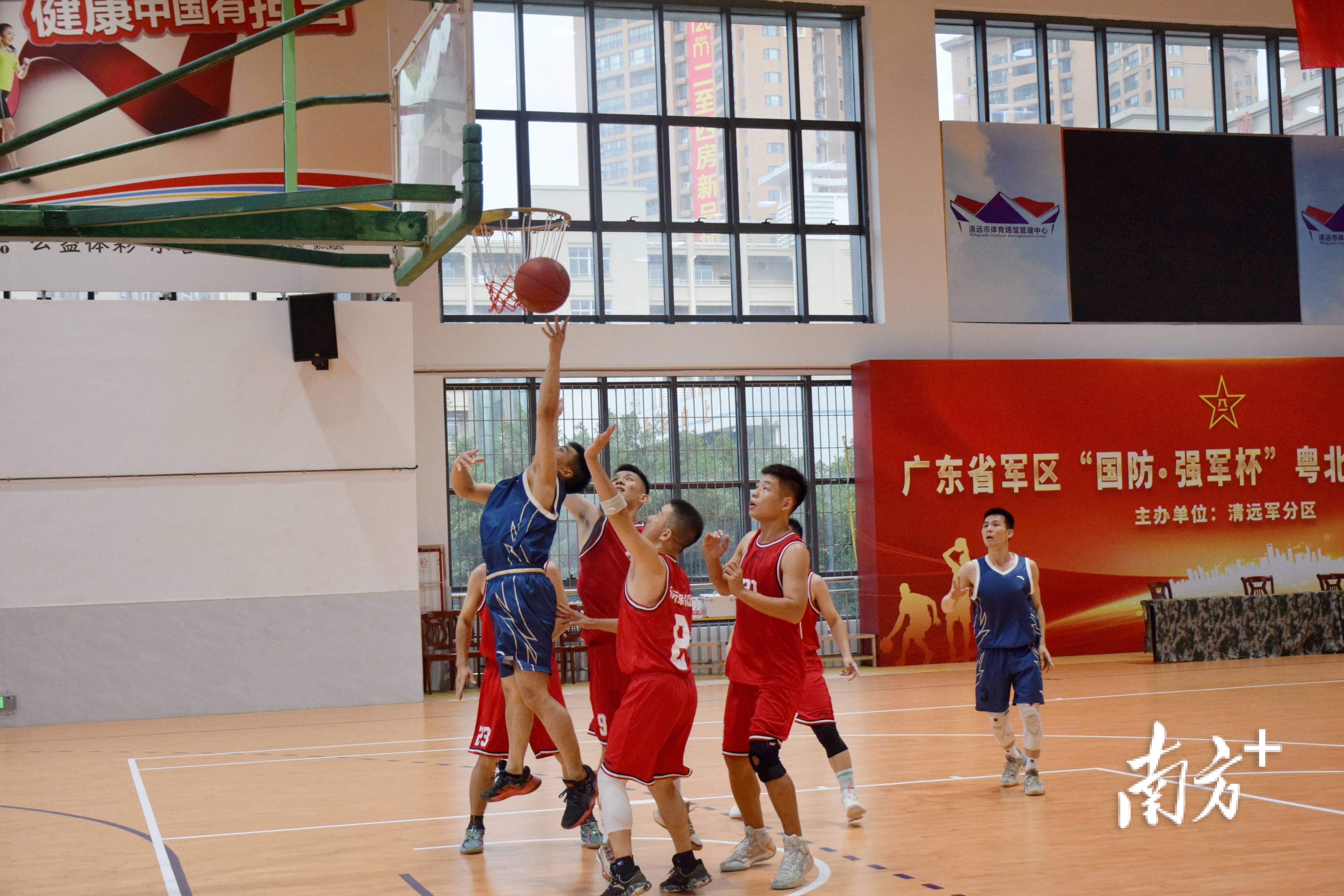 球队备战全力迎战，赛场战术氛围精彩纷呈的简单介绍