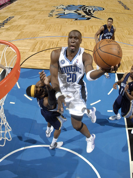 包含盖伊接史密斯过顶上篮得手的词条