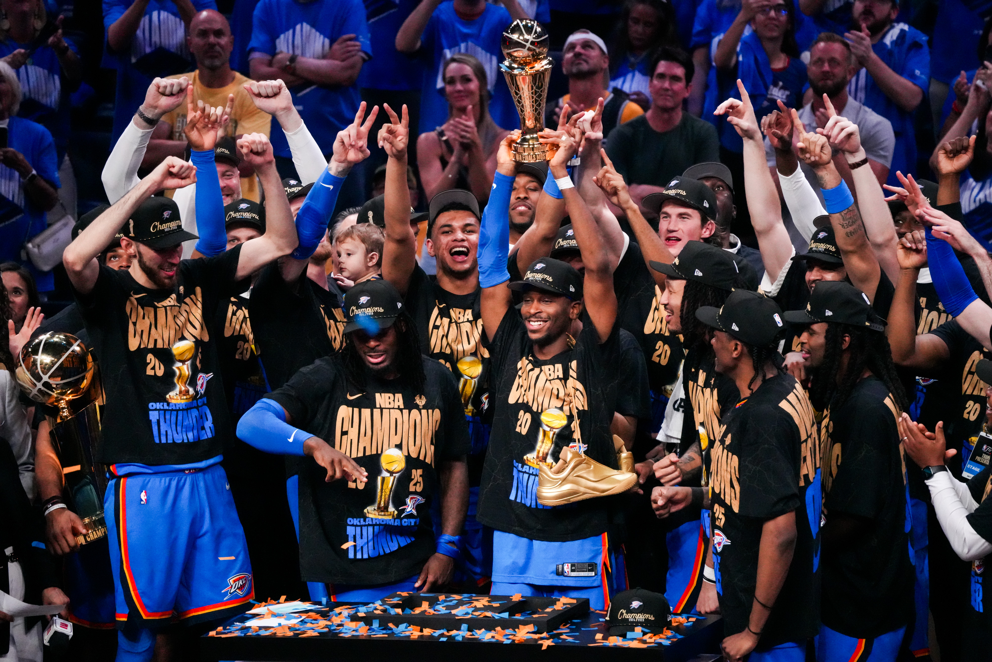 雷霆大胜火箭晋级季后赛 雷霆大胜火箭晋级季后赛