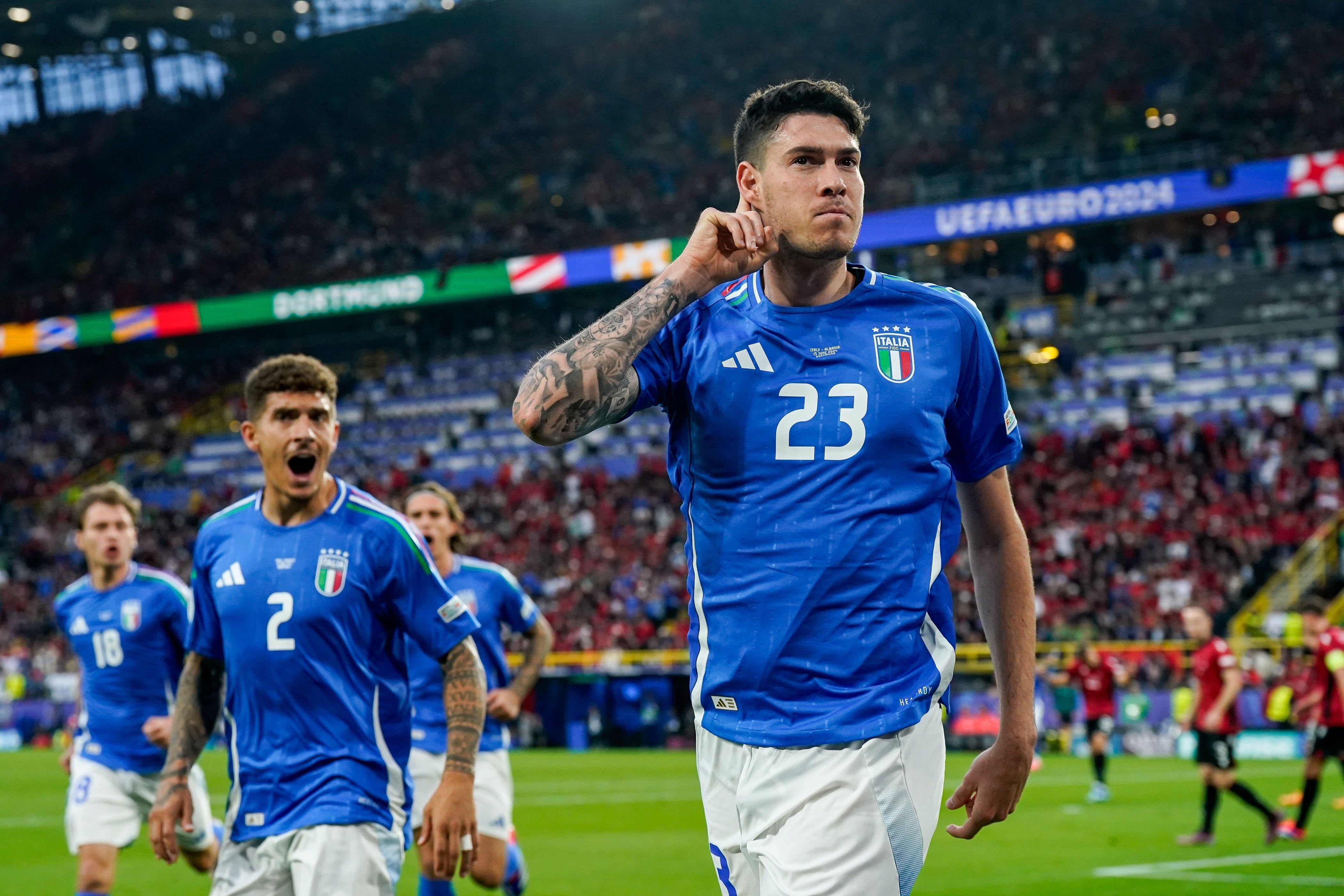 包含英格兰队憾失欧洲杯冠军，意大利获得胜利的词条