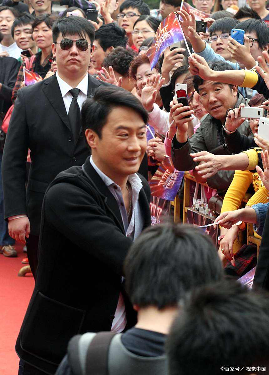 罗马尼亚老鹰小胜，团队协作出色