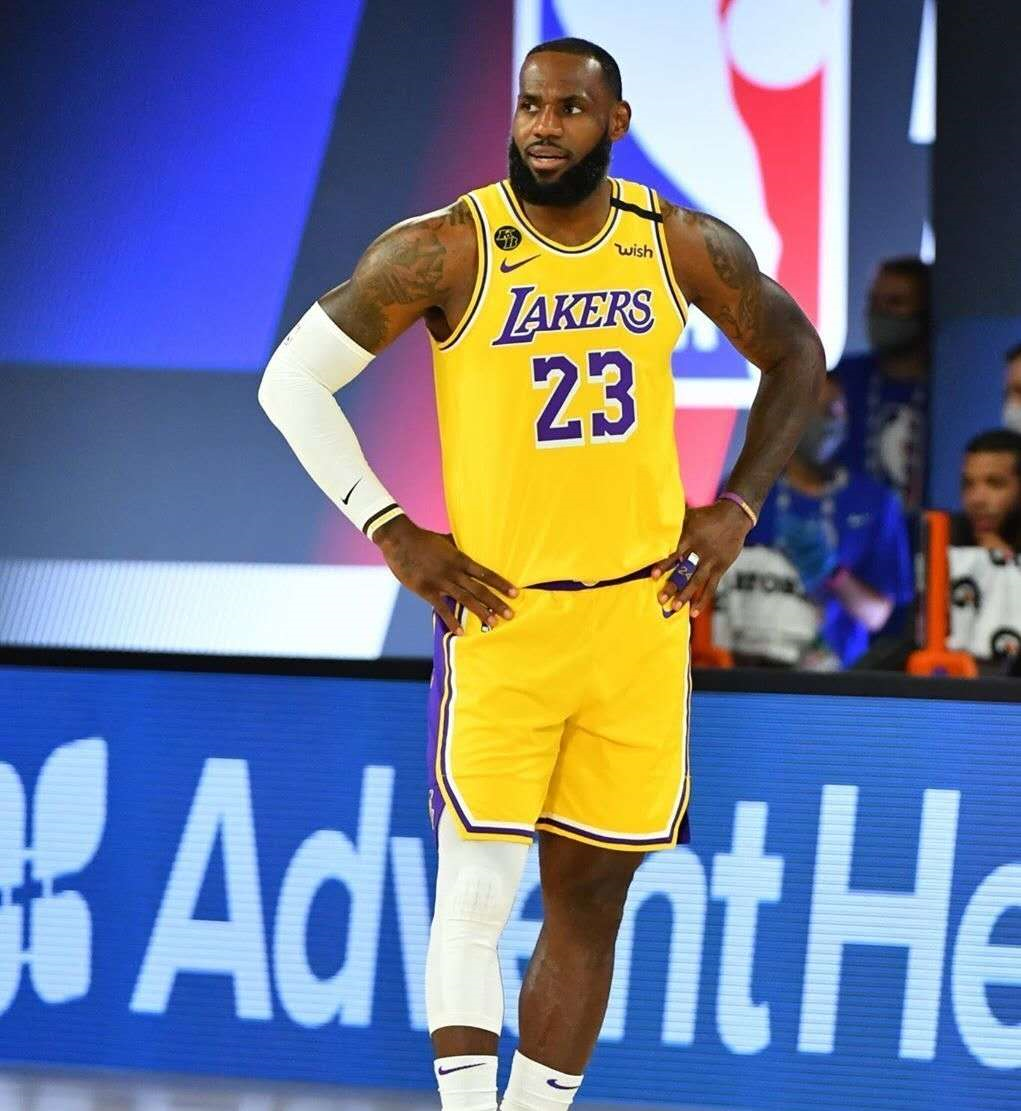 湖人队外线得分火力全开,刷新赛季记录 湖人队外线得分火力全开,刷新赛季记录