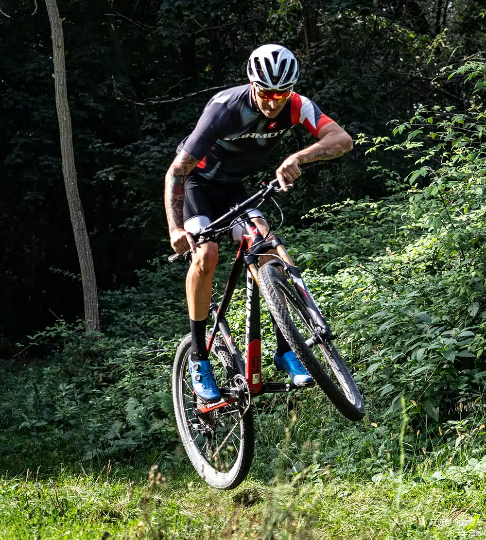 自行车骑手勇夺金牌，备战信心倍增的简单介绍